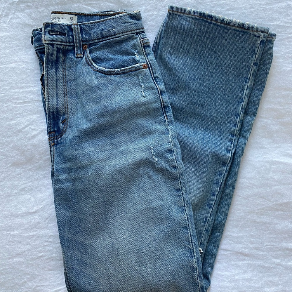 Abercrombie And Fitch 90’s high rise jeans